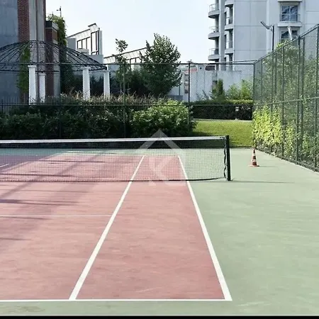 Апартаменты Luxury With Gym Pool High Floor